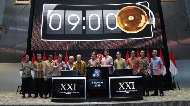 PT Nusantara Sejahtera Raya Tbk (CNMA), induk usaha jaringan bioskop Cinema XXI resmi melantai di Bursa Efek Indonesia (BEI) pada Rabu, 2 Agustus 2023.